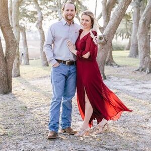 Red dress almost wine color.​​​​​​